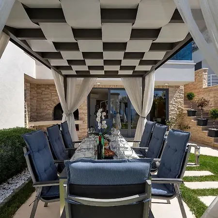 Vila Afrodita Makarska